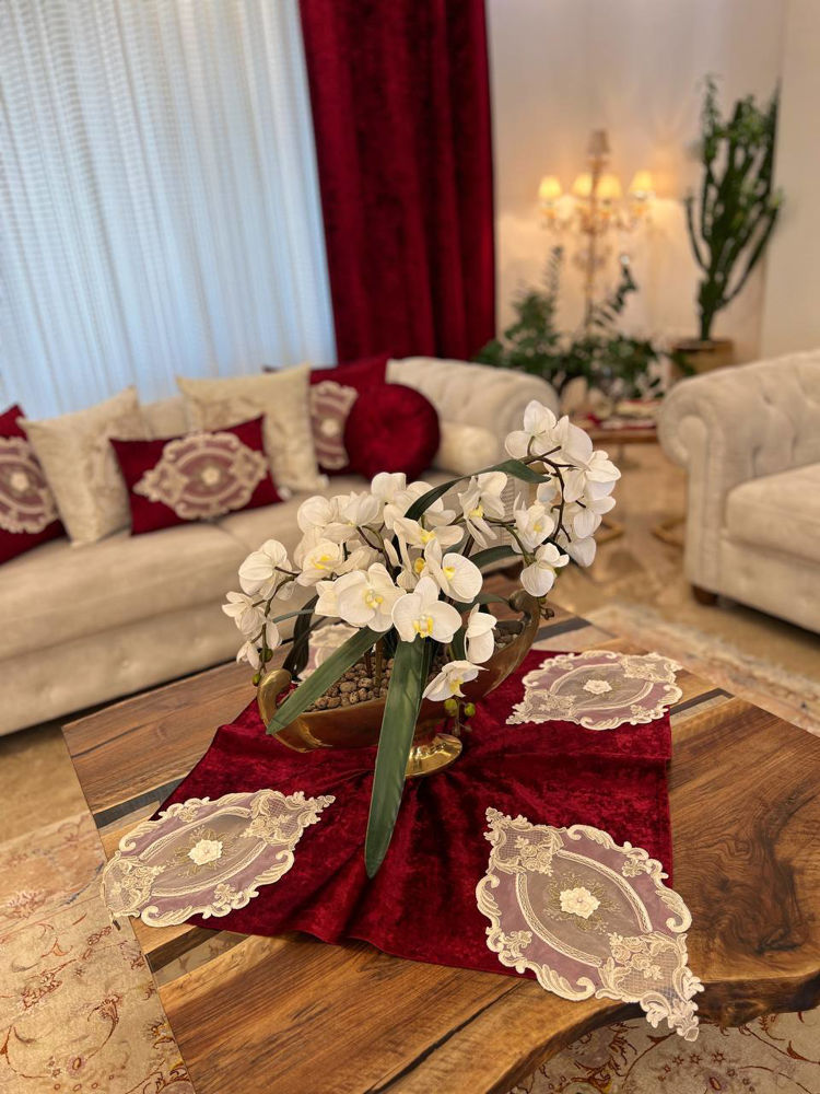 رومیزی مناسب برای میز مربع